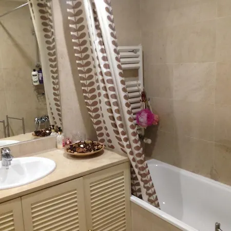Apartamento No Largo Camoes * Lisboa